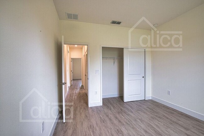 Building Photo - 1159 Byxbee Ct