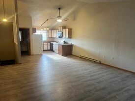 Building Photo - 3216 Midvale Dr