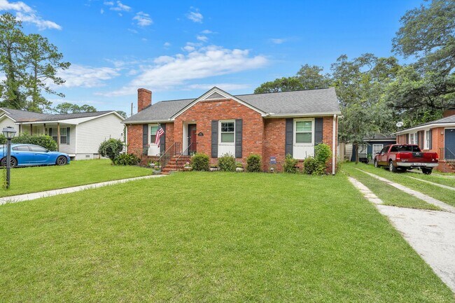Building Photo - Charming 3-Bedroom Home in Savannah’s Parkside Neighborhood
