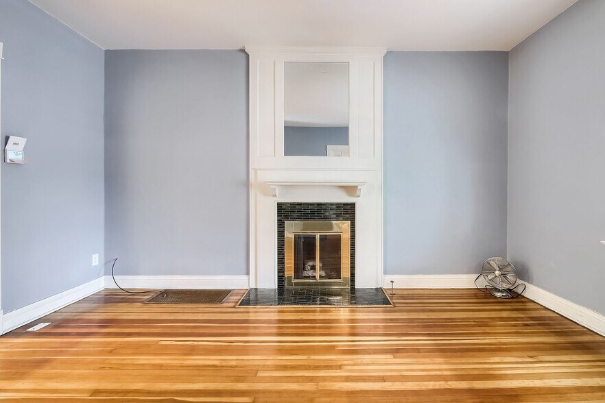 Building Photo - 854 N Downing St