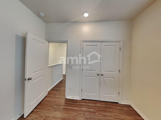 Building Photo - 2735 Spencebrook