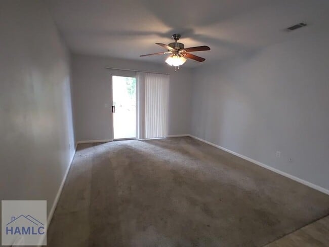 Building Photo - 910 Brett Dr