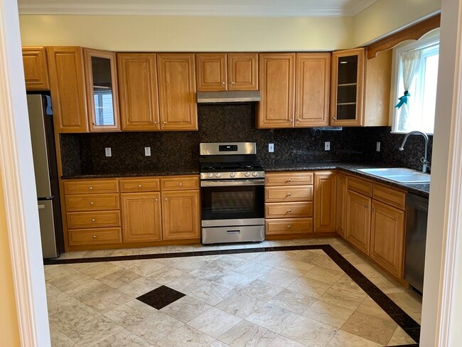 kitchen - 1276 45th Ave