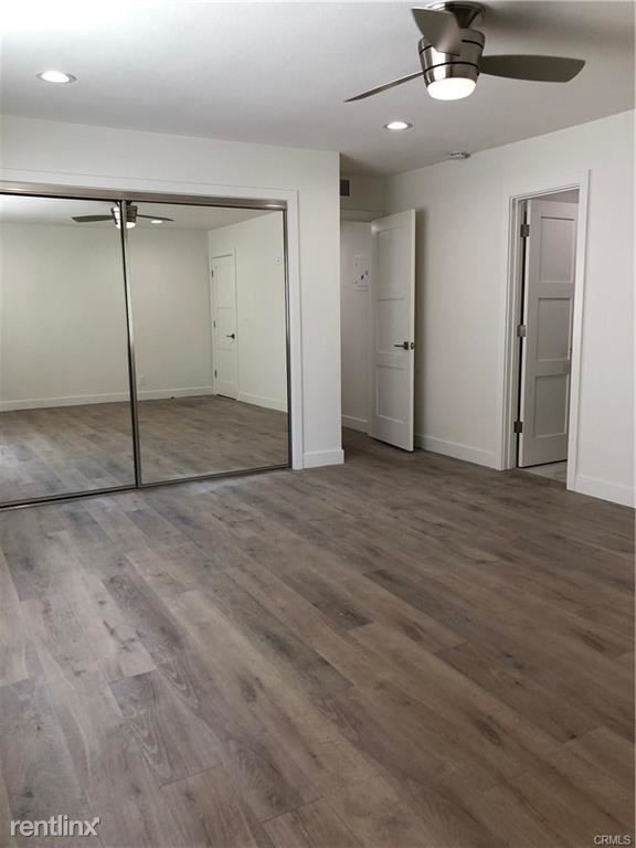 Building Photo - 208 Avenida Victoria