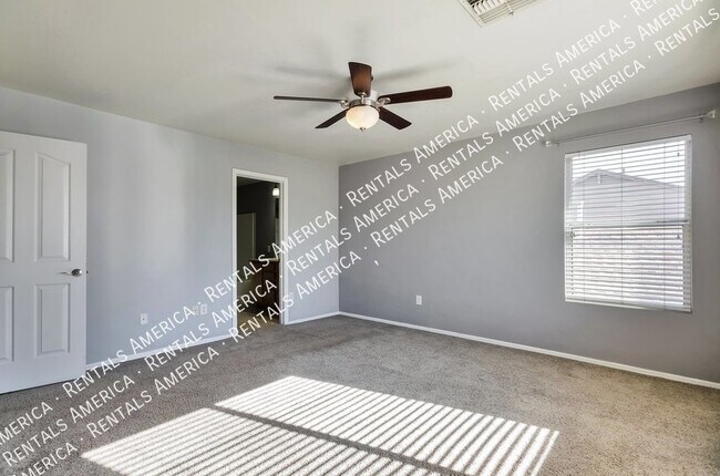 Building Photo - Beautiful 3 Bed/2.5 Bath Two Story Home w/...