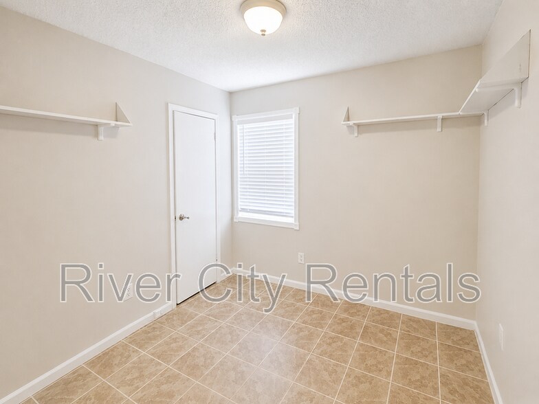 Building Photo - 849 Candleknoll Ln