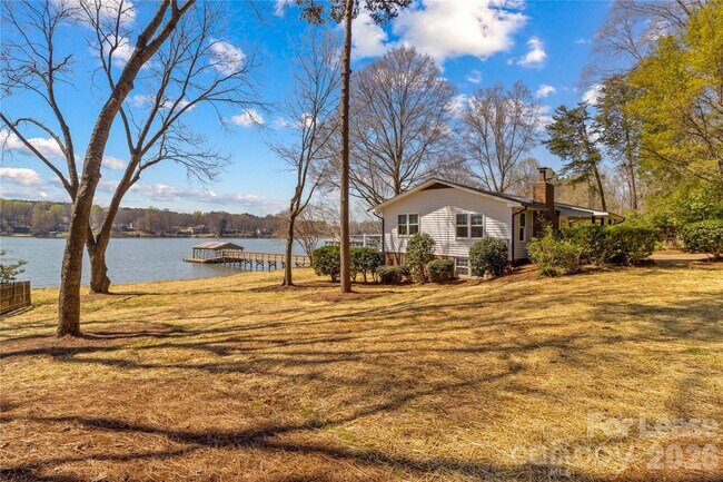 Building Photo - 118 Revere Dr