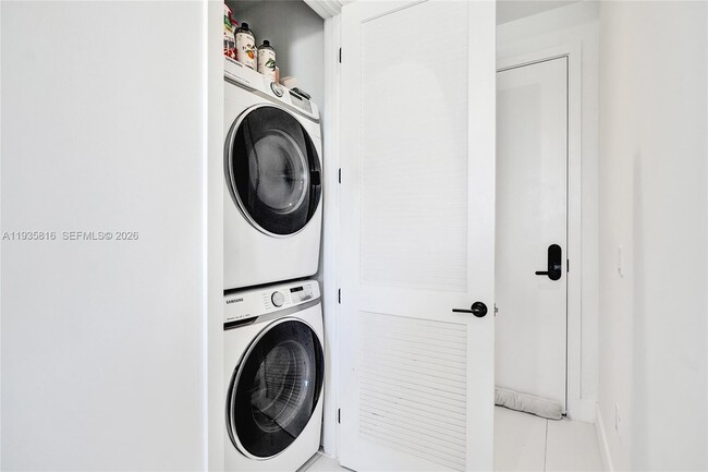 Building Photo - 1030 15th St