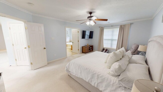 Building Photo - 100 Pinyon Pines