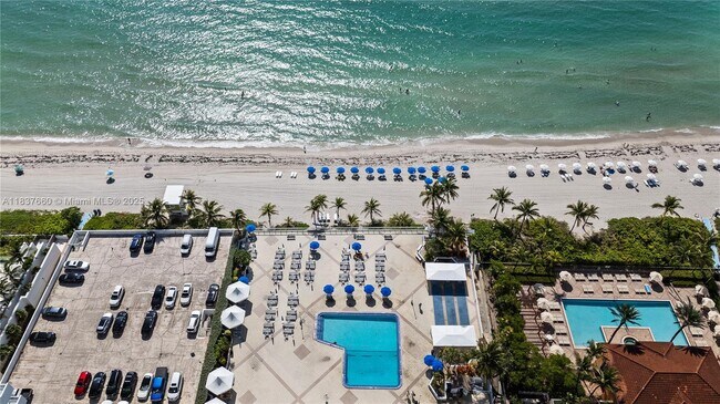 Building Photo - 2030 S Ocean Dr