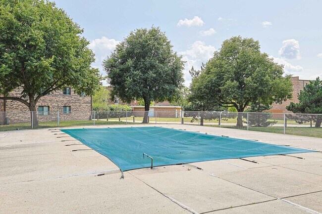 Building Photo - 210 Klein Creek Ct