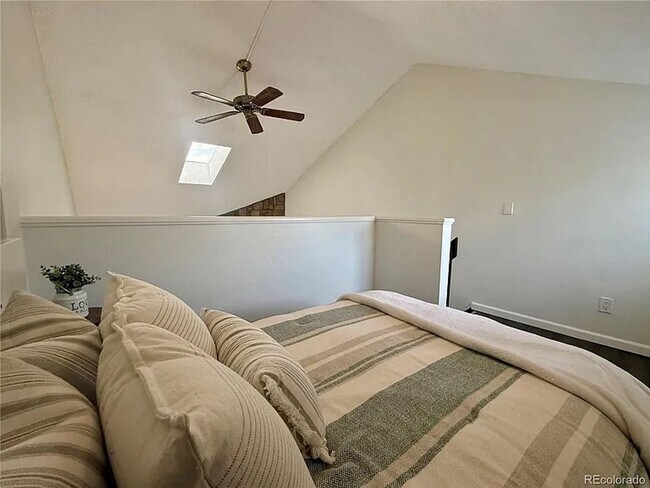 Building Photo - Flexible Condo Living with Loft near Golden!!!