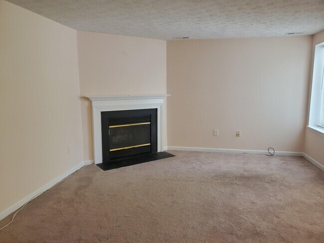 Building Photo - 500 Chapel Ct