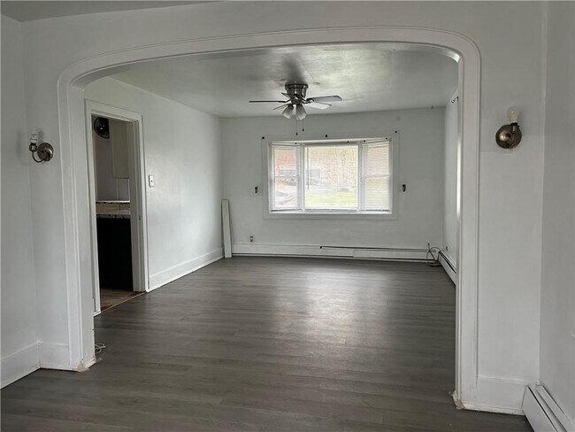 Building Photo - 907 Bernon St