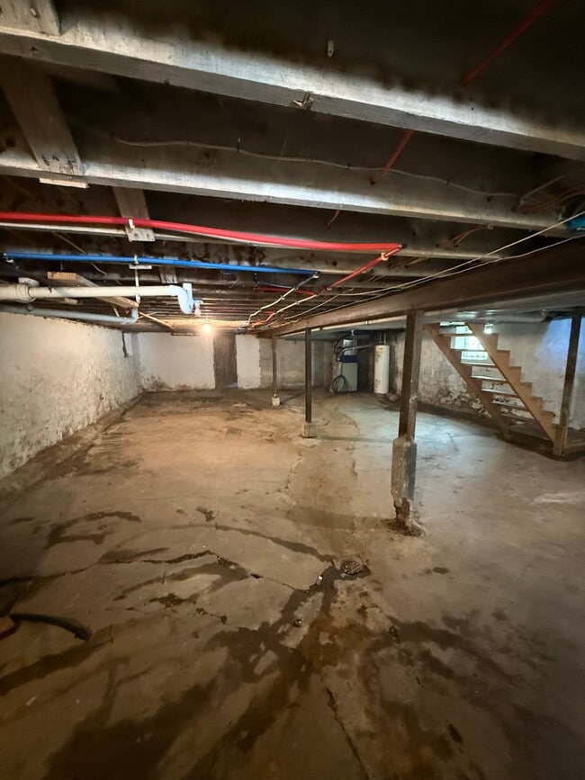 Building Photo - 5949 Wabada Ave