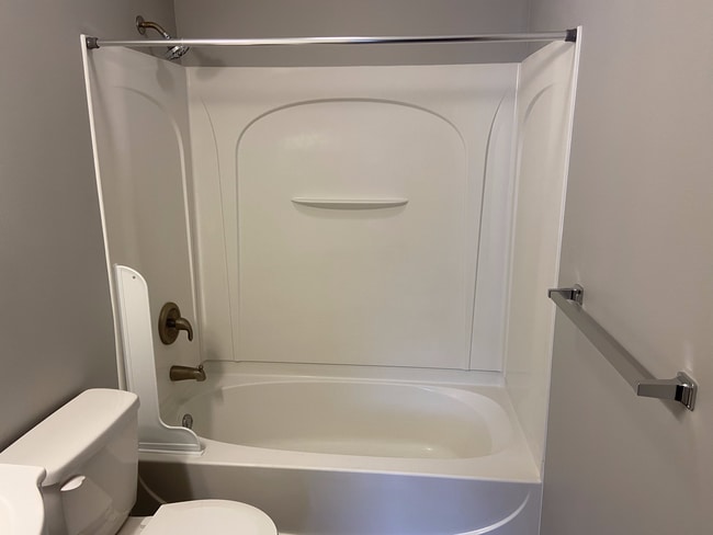 bathroom - 206 S Higbee St