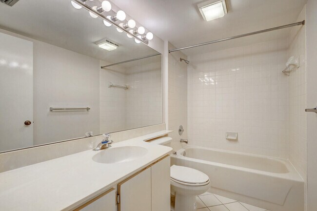 Building Photo - 2561 Village Blvd