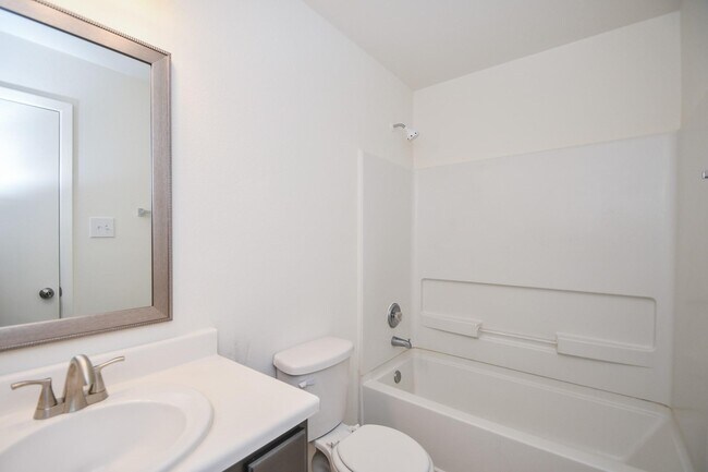 Building Photo - 20638 Patriot Park Ln