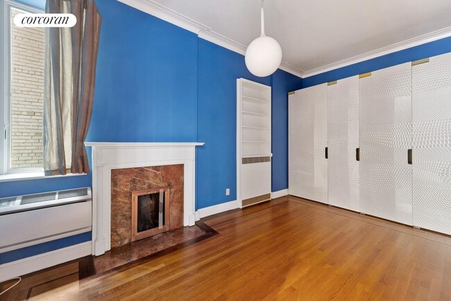 Building Photo - 16 E 84th St