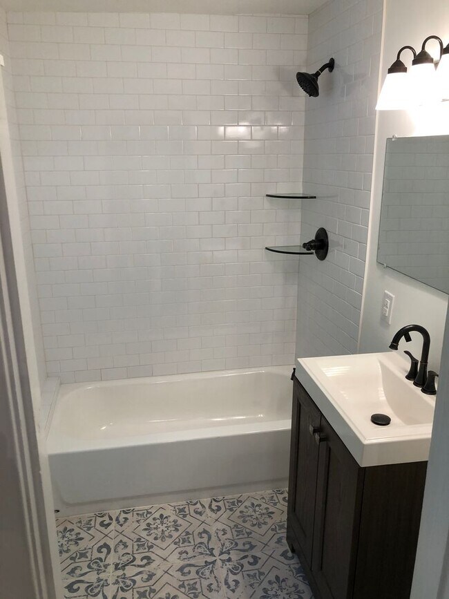 Building Photo - Historic Home for Rent