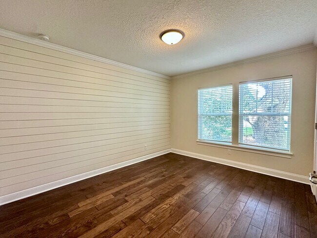 Building Photo - 4 Bed/3 Bath Coastal Beauty!