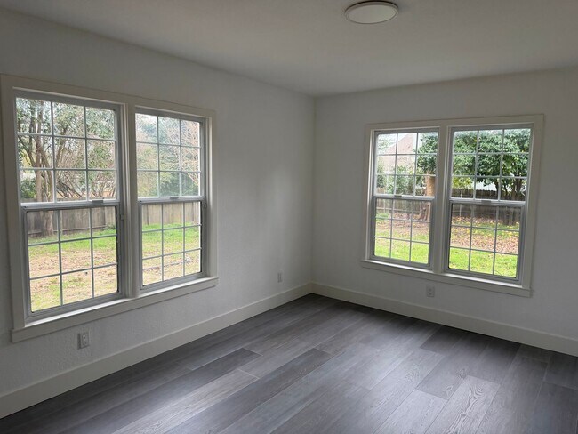 Building Photo - 8632-8636 Sunset Avenue