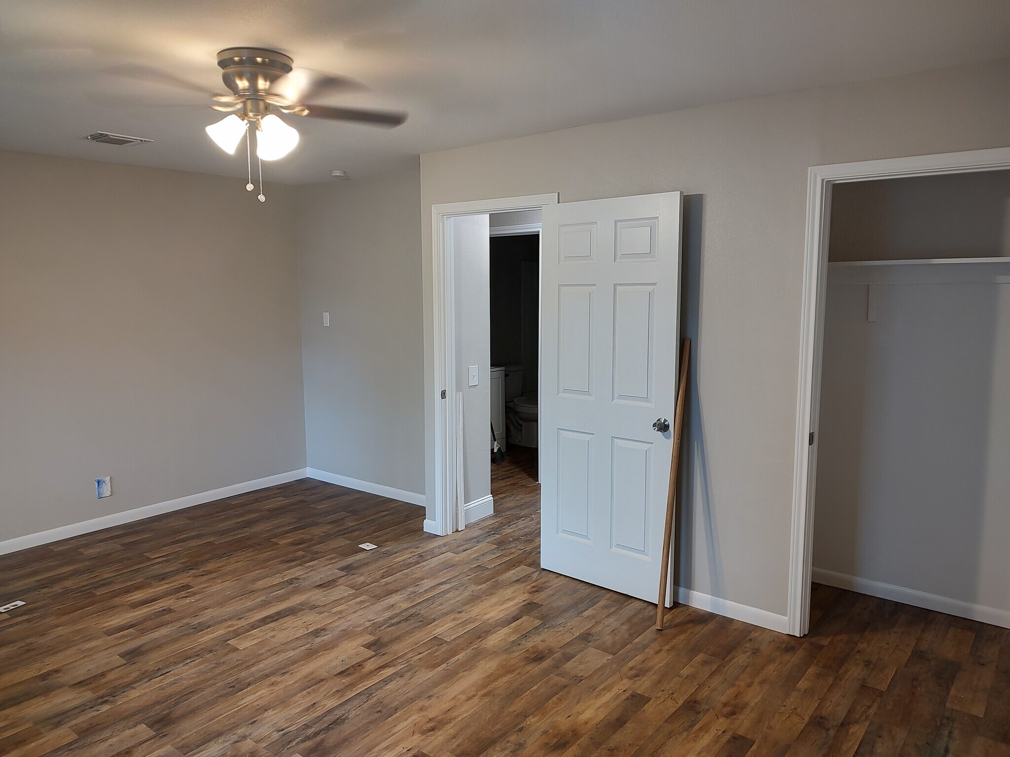 Building Photo - 8905 Seacliff St