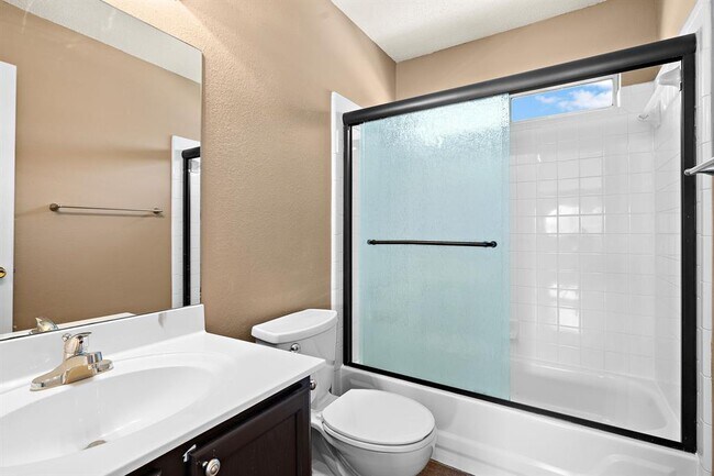 Building Photo - 400 Debora Dr