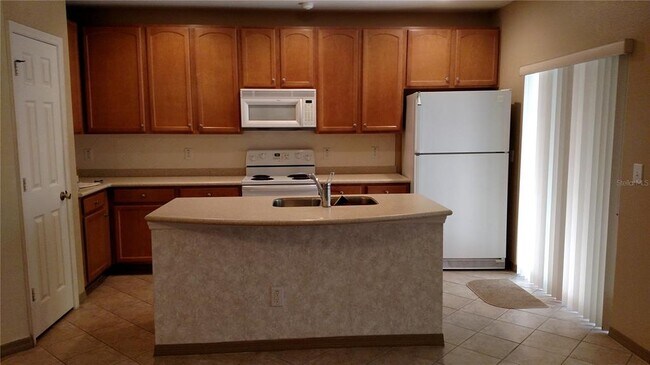 Building Photo - 30105 Mossbank Dr