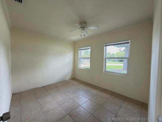 Building Photo - 815 Bayberry Dr