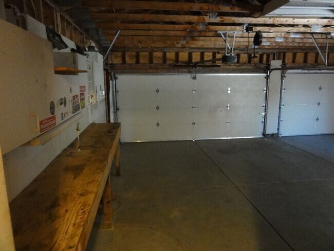 Building Photo - 30856 Kings Valley Way