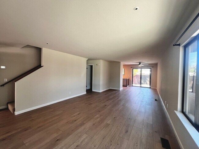 Building Photo - Beautifully remodeled 3-bedroom, 1.5-bath ...