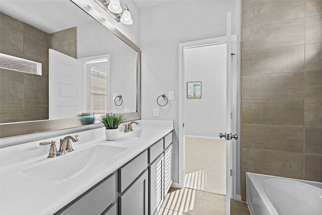 Building Photo - 4007 Centre Valley Ln