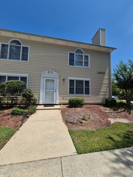 Building Photo - 2909 Cedar Creek Rd