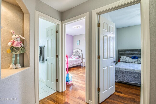 Building Photo - 6561 Isla Del Rey Dr