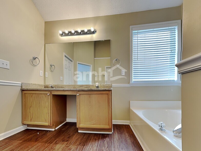 Building Photo - 409 Ascott Way