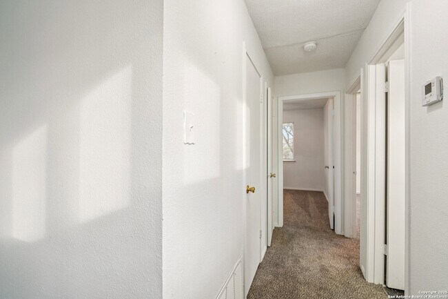 Building Photo - 6222 Candleview Ct