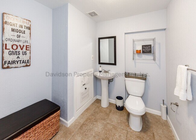 Building Photo - 7724 Canyon Oak Dr