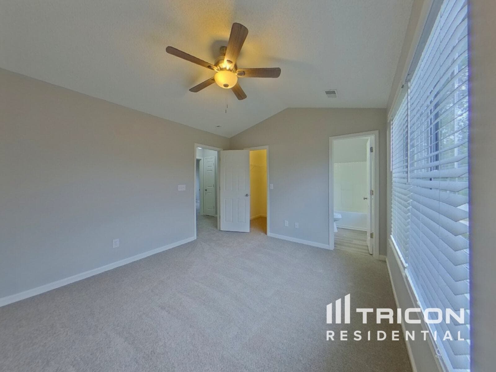 Building Photo - 325 Hampton Ridge Dr