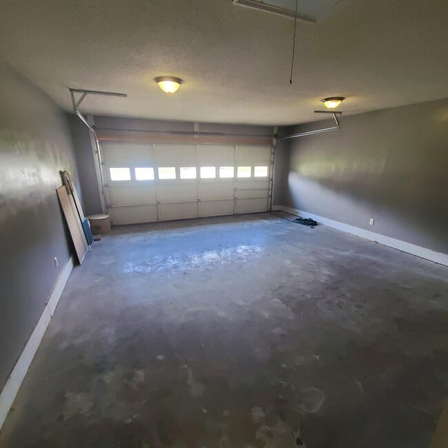 Building Photo - 953 Wedgewood Way