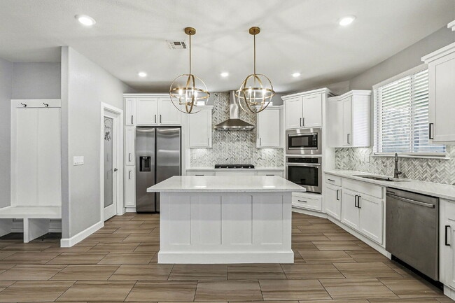 Building Photo - 3 bedroom with flex room available in Horizon City