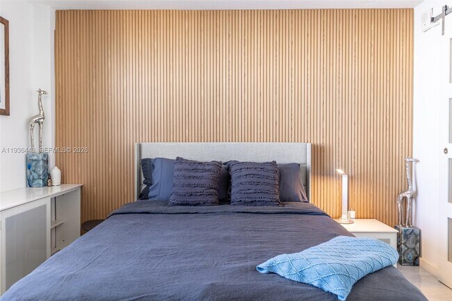 Building Photo - 2841 NE 163rd St