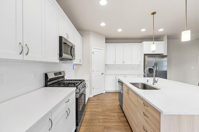 Building Photo - Modern 4-Bedroom Yelm Home with Covered Patio, Outdoor Fireplace & Office/Flex Space!