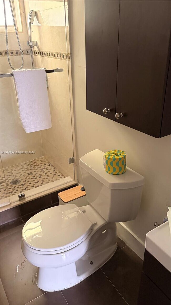 Building Photo - 2900 Bird Ave