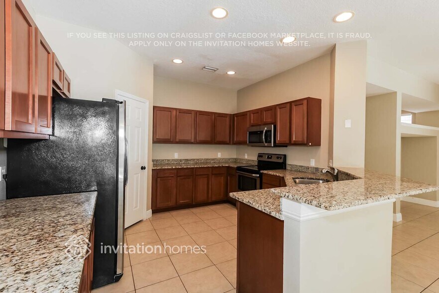 Building Photo - 27036 Stillbrook Dr