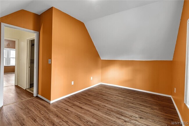 Building Photo - 37 Alsace Ave