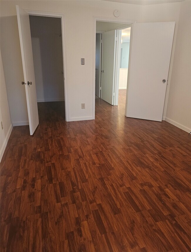 Building Photo - 10689 Braes Bend Dr