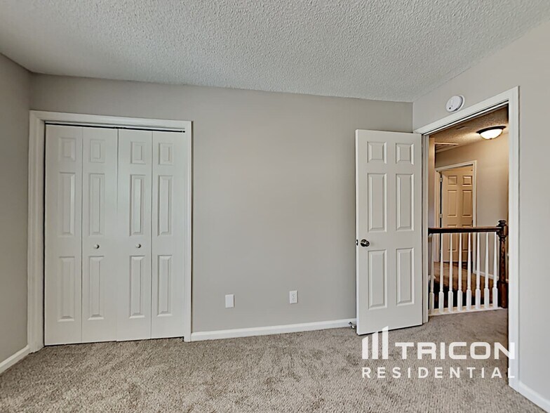 Building Photo - 7504 Axis Ct