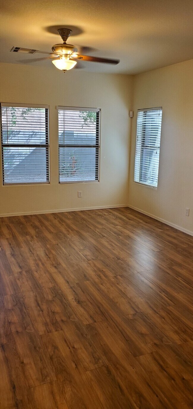 Building Photo - Beautiful 4-Bedroom Home For Rent in Queen...