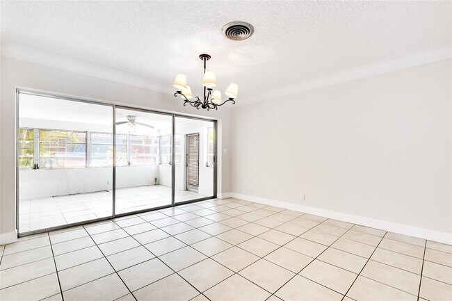 Building Photo - 3460 NE 28th Ave